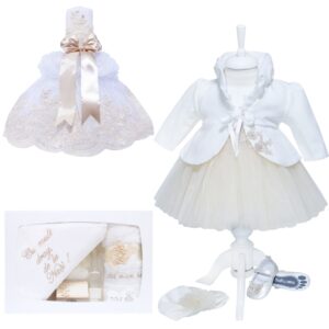 Set complet pentru botez compus din 13 piese, rochie alb-ivoire, pantofiori, lumanare cu dantela si trusou brodat "Cu drag de la nasi", REC1591