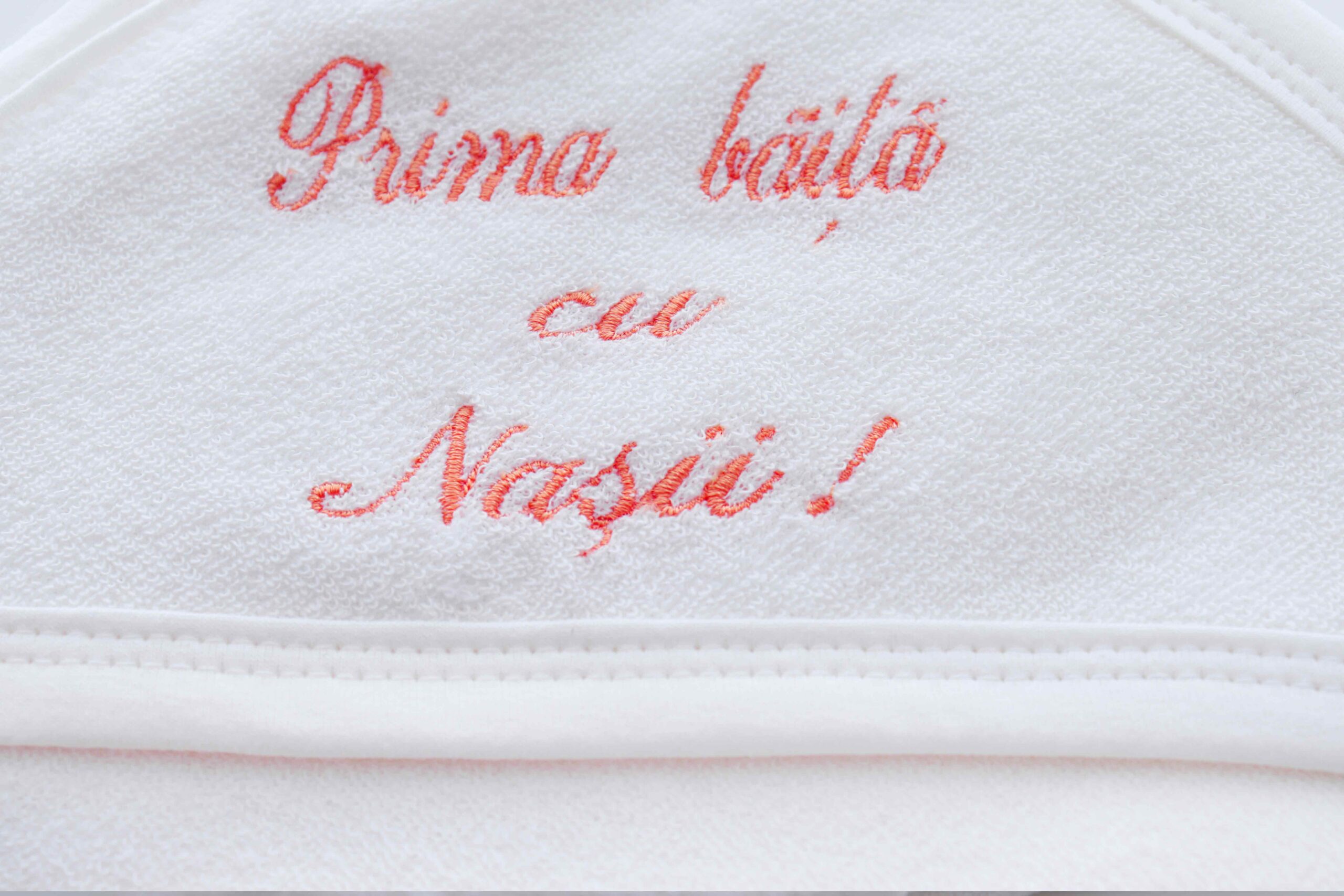 Prosop alb-rosu "Prima baita cu nasii" cu capison pentru bebelusi, 75x75 cm, REC2451 - imagine 2